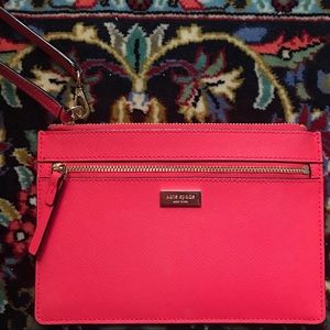 NWOT Kate Spade Wristlet (offers welcomed) ❤️❤️❤️